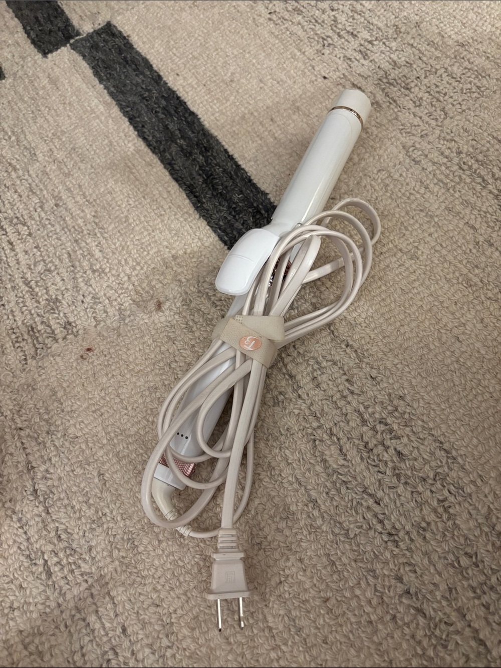 T3 White Ceramic Curling Iron with Clip